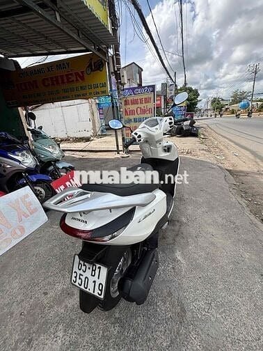 Honda Lead Trắng