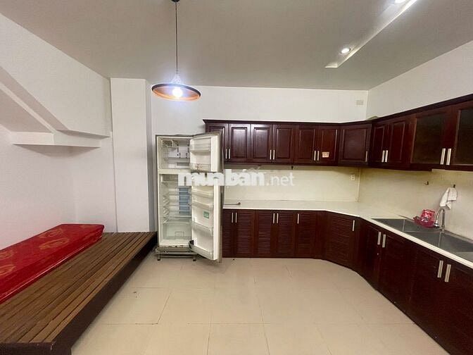 Giáp Q7 , TDT, RMIT , Phú Mỹ Hưng , Lotte Q7 chỉ 5', Có Bếp , Sổ 