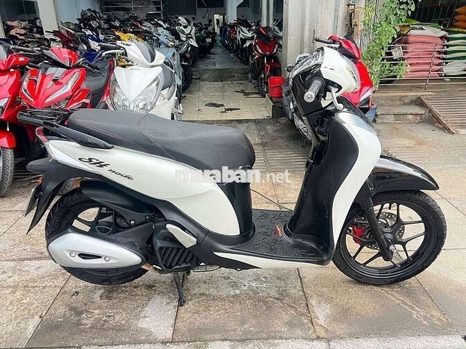 Honda SH Mode 2018 Trắng đen đã sử dụng