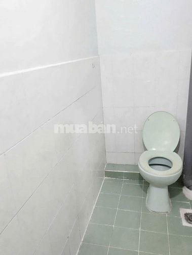 Cho thuê phòng giá rẻ khu Cách Mạng Tháng 8, Quận 3, WC riêng