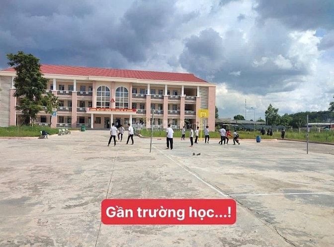 KẸT TIỀN BÁN 225M2 ĐẤT T.CƯ MT ĐƯỜNG NHỰA SÁT CHỢ, TR.HỌC. GIÁ 165TR