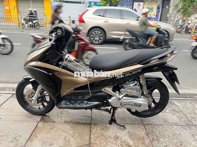 Honda Air Blade FI 2012 Đen Vàng Đồng