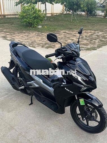Honda Air Blade 125 2025 Đen bóng 3300 km
