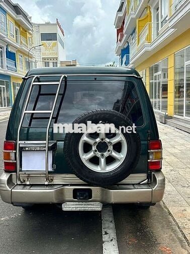 Mitsubishi Pajero 2002 Xanh rêu