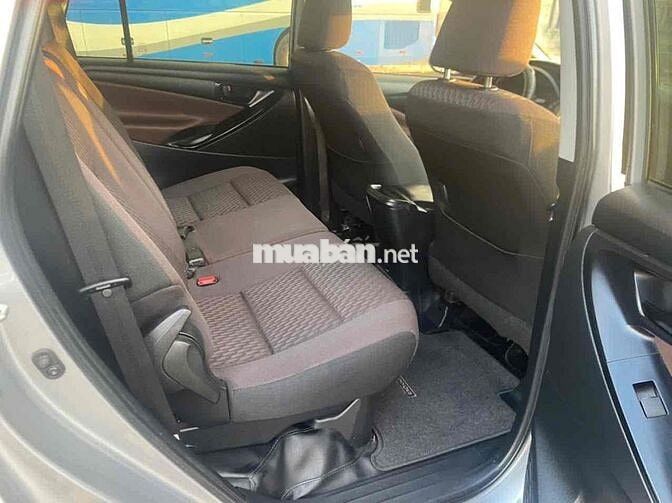 Toyota Innova Số sàn 125000 km Bạc
