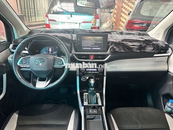Toyota Veloz Cross CVT 2022 Đen 57000 km