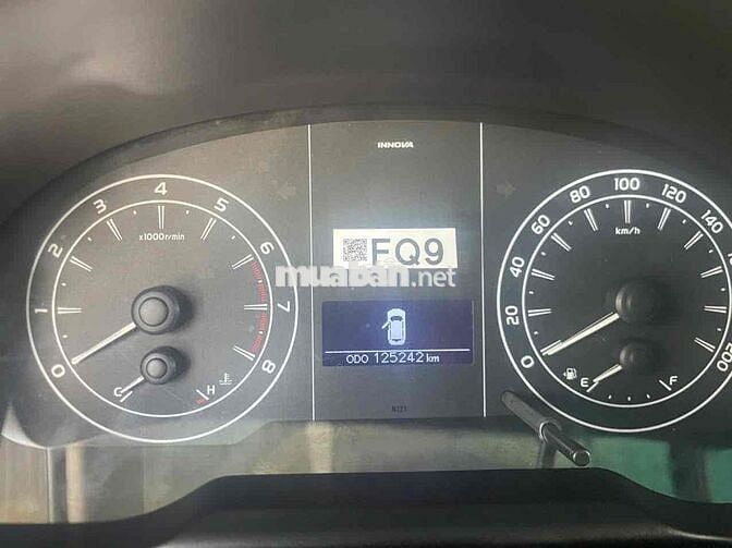 Toyota Innova Số sàn 125000 km Bạc