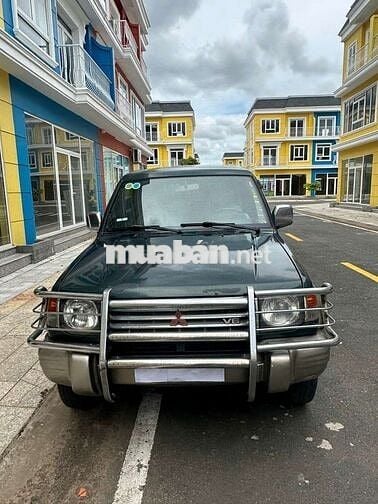 Mitsubishi Pajero 2002 Xanh rêu