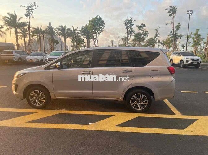 Toyota Innova Số sàn 125000 km Bạc