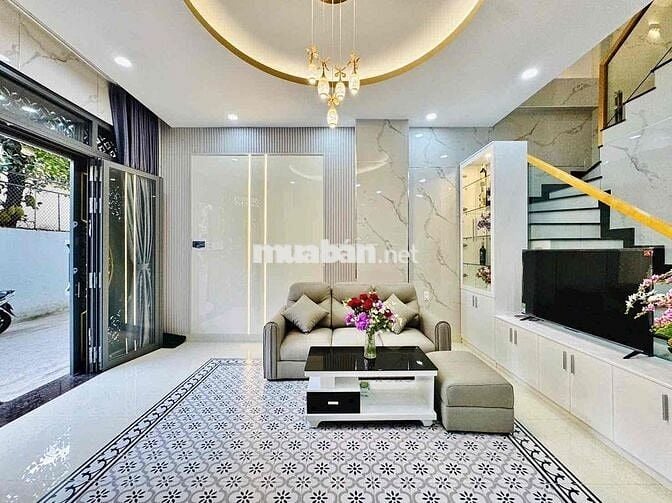 Chỉ: 8 Tỷ 550 - OTO ĐẬU CỬA LÊ QUANG ĐỊNH – P. Gia Định, Bình Thạnh –