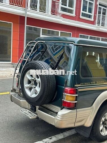 Mitsubishi Pajero 2002 Xanh rêu