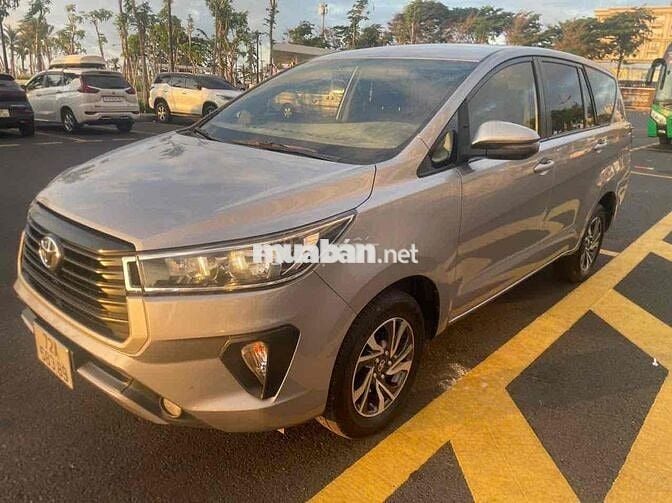 Toyota Innova Số sàn 125000 km Bạc