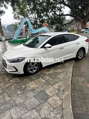 Hyundai Elantra Trắng Số sàn