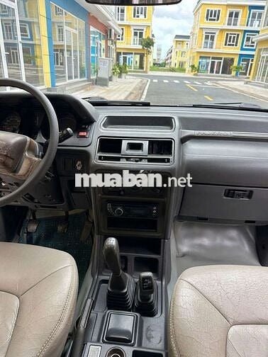 Mitsubishi Pajero 2002 Xanh rêu