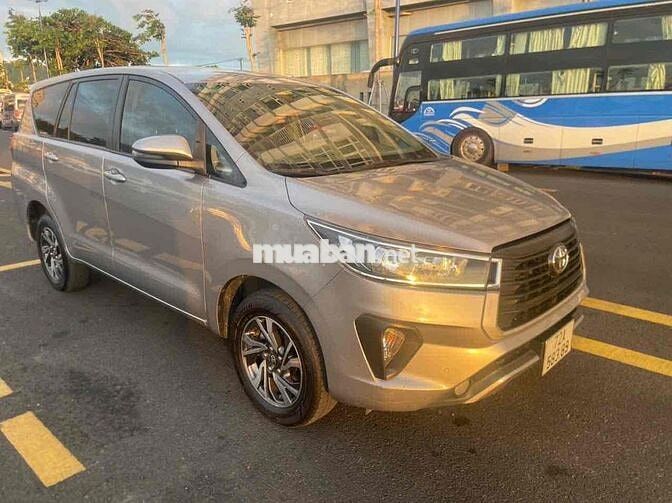 Toyota Innova Số sàn 125000 km Bạc