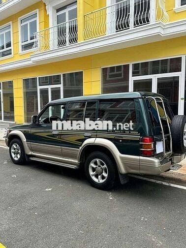 Mitsubishi Pajero 2002 Xanh rêu