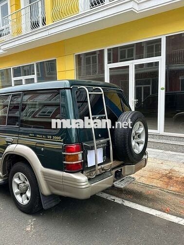 Mitsubishi Pajero 2002 Xanh rêu
