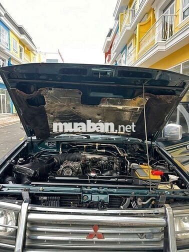 Mitsubishi Pajero 2002 Xanh rêu