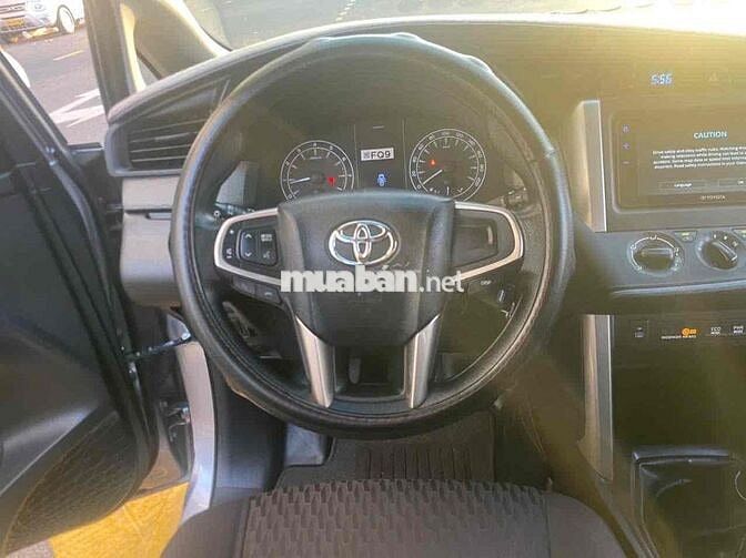 Toyota Innova Số sàn 125000 km Bạc