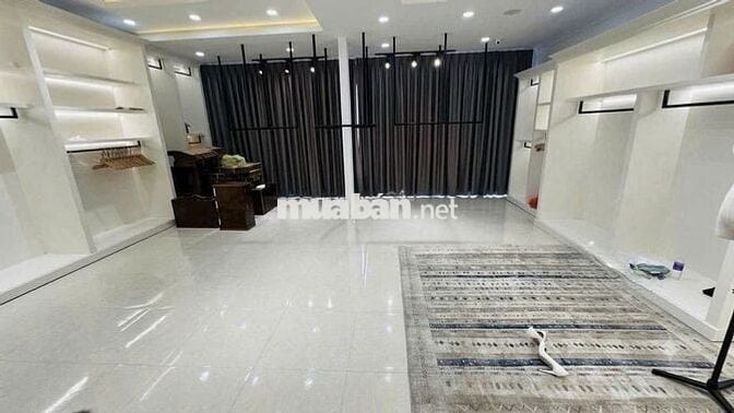 NHÀ CHO THUÊ NGANG 8M GIÁ TỐT HIẾM CÓ KHU THỜI TRANG LÊ VĂN SỸ