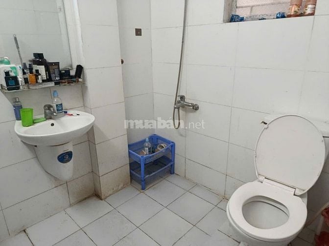 Cho thuê nhà 4 tầng ngõ 132 đường Cầu Giấy, Hà Nội