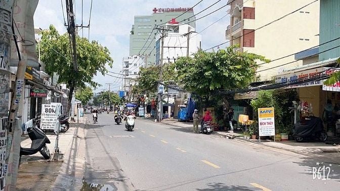 bán nhà Mặt TIỂN đường D5 20m DT 4mx21m (1trệt 4 lầu) 5PN 6WC.P25 Q.BT