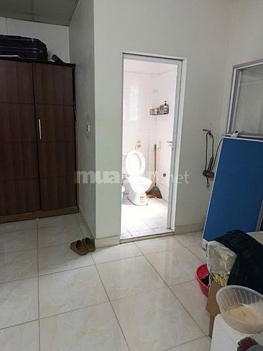 Cho thuê nhà 4 tầng ngõ 132 đường Cầu Giấy, Hà Nội