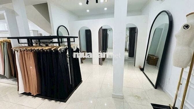 NHÀ CHO THUÊ NGANG 8M GIÁ TỐT HIẾM CÓ KHU THỜI TRANG LÊ VĂN SỸ