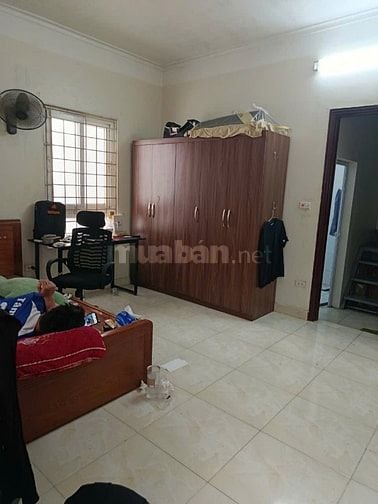 Cho thuê nhà 4 tầng ngõ 132 đường Cầu Giấy, Hà Nội