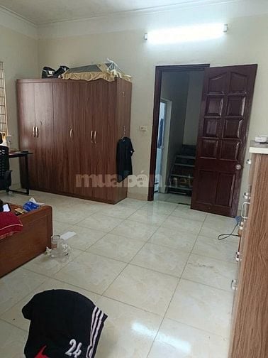 Cho thuê nhà 4 tầng ngõ 132 đường Cầu Giấy, Hà Nội