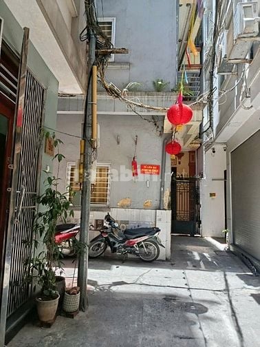 Cho thuê nhà 4 tầng ngõ 132 đường Cầu Giấy, Hà Nội