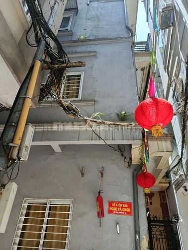Cho thuê nhà 4 tầng ngõ 132 đường Cầu Giấy, Hà Nội