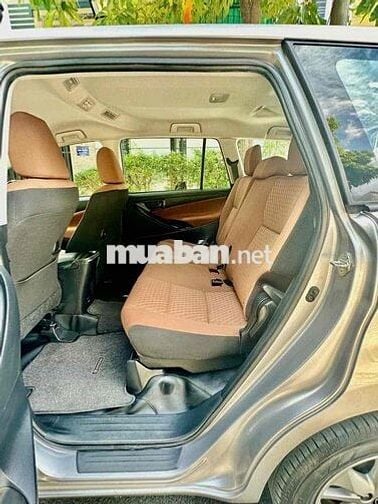 Toyota Innova E 2020 Số sàn Bạc 61.000km