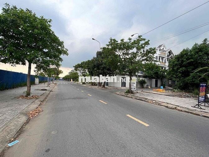 Nhà Góc 2 mặt tiền KDC Đào Sư Tích, Nhà Bè đẹp nhất khu Đào Sư Tích.