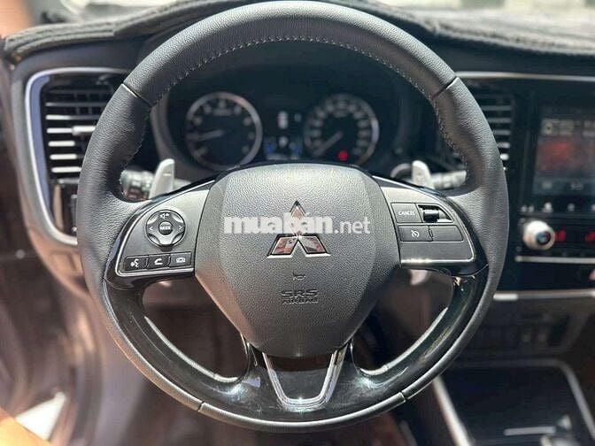 Mitsubishi Outlander CVT 7 chỗ Xám