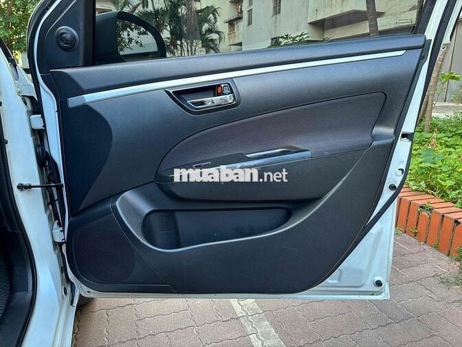 Suzuki Swift 2015 số tự động