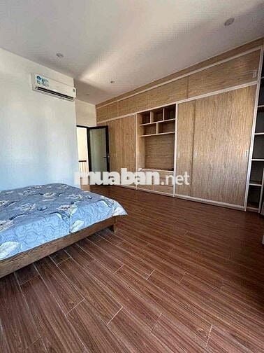 NHÀ KIỆT NGUYỄN HUY TƯỞNG - LIÊN CHIỂU 2 TẦNG XINH XẮN CÓ SÂN VƯ