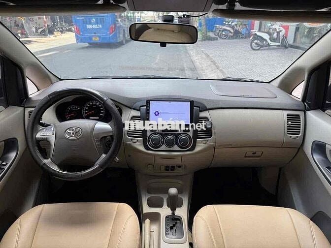 Toyota Innova 2.0G 2016 Số tự động Bạc