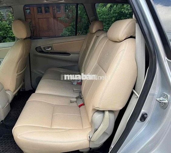 Toyota Innova 2.0G 2016 Số tự động Bạc