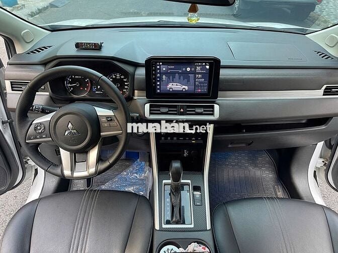 Mitsubishi Xpander Premium 2023 Trắng 6 vạn