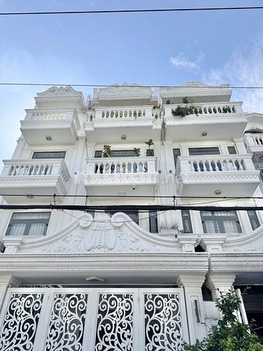 MT  NGUYỄN THỊ HƯƠNG - 4 TẦNG - GARA -TẶNG TOÀN BỘ NỘI THẤT,  11,9 TỶ