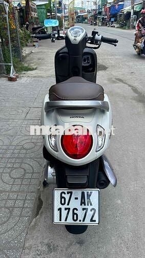 Honda Scoopy 2024 Trắng đen ( hỗ trợ góp )