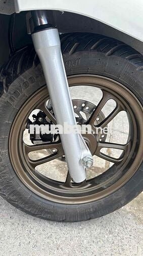 Honda Scoopy 2024 Trắng đen ( hỗ trợ góp )