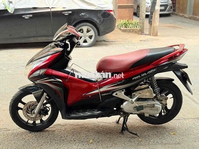Honda Air Blade Đỏ đen tiết kiệm xăng fi chạy ít