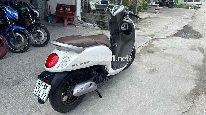 Honda Scoopy 2024 Trắng đen ( hỗ trợ góp )
