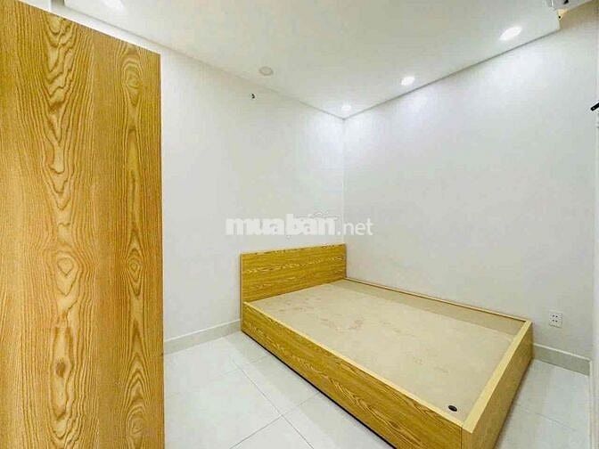 CHO THUÊ CHDV 2 PHÒNG NGỦ - BAN CÔNG RỘNG - TÁCH BẾP NGAY CHU VĂN AN