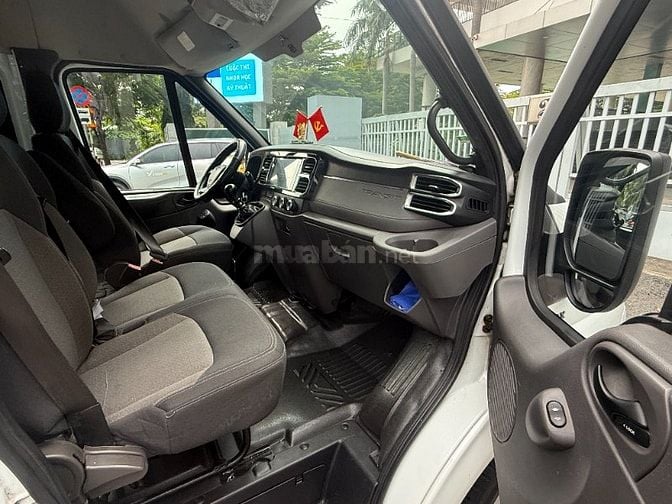 Cần Bán xe tải van, hiệu Ford Transit, đời cuối 2022 màu Tr