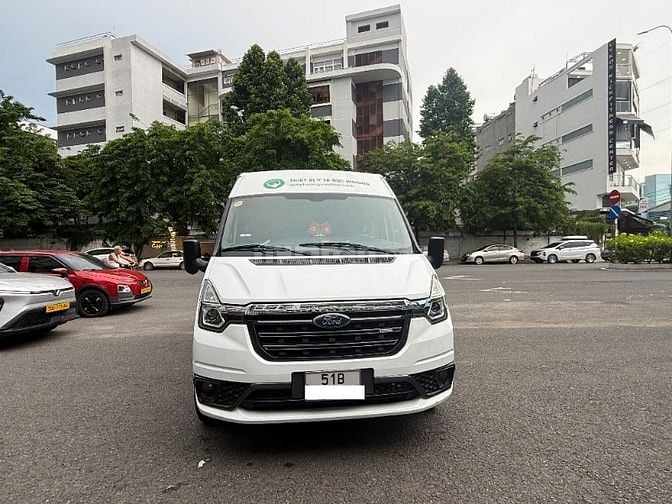 Cần Bán xe tải van, hiệu Ford Transit, đời cuối 2022 màu Tr