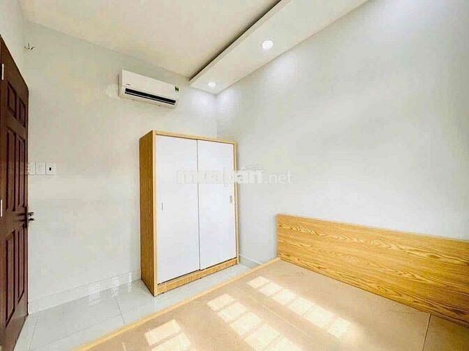 CHO THUÊ CHDV 2 PHÒNG NGỦ - BAN CÔNG RỘNG - TÁCH BẾP NGAY CHU VĂN AN