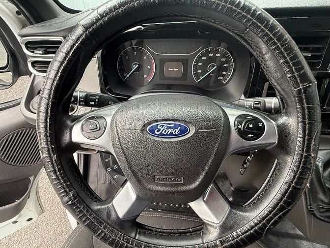 Cần Bán xe tải van, hiệu Ford Transit, đời cuối 2022 màu Tr